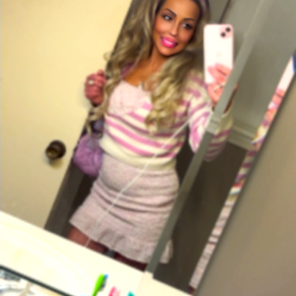 Sincerely Jules Size XS cropped lavender & white sweater (Altered) - Picture 4 of 5